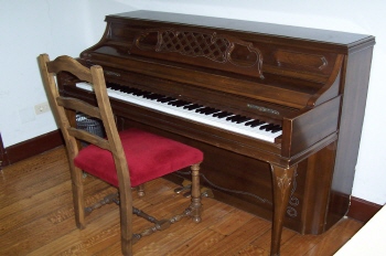 Piano vertical