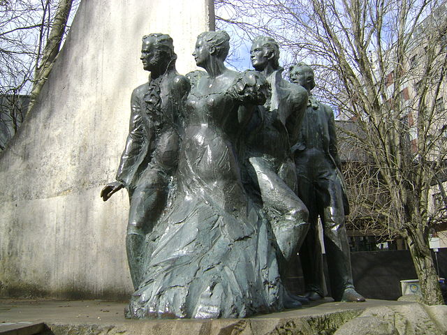 Estatua de liberais coruñeses o século XIX. A Coruña