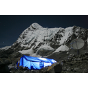 Nos lugares máis remotos apenas podemos acceder mediante unha conexión vía satélite. Esta modalidade require a instalación dunha antena parabólica para conectar co satélite. Foto en Flickr,  Didrik Johnck (CC BY-NC-SA 2.0).