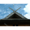 Aquí podemos ver unha antena Wimax nunha vivenda de Lituania. O punto de acceso é unha torre de telecomunicacións situada a 26 km de distancia. Foto en Wikimedia Commons (CC BY-SA 2.5).