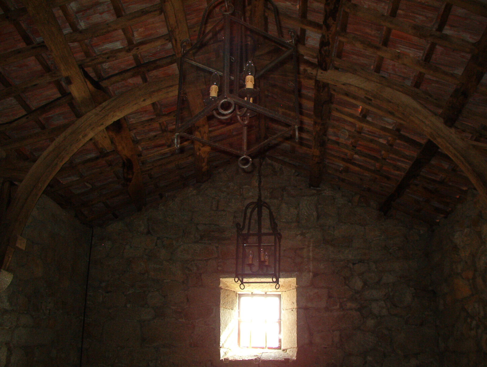 Estructura de madera de la cubierta de la capilla de la casa rectoral de Cobres.