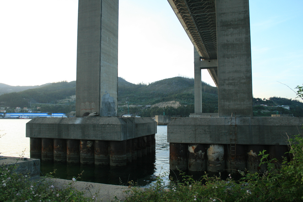 Foto de la cimentación de uno de los pilares del puente de Rande.