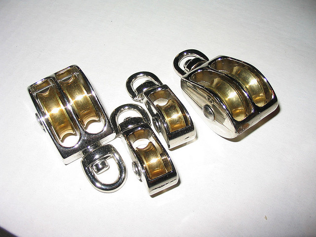 Diferentes tipos de poleas. Foto de diferentes tipos de poleas.