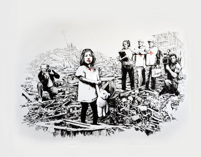 Dibujo de Bansky de niña herida en medio de una vivienda destruida grabada por fotógrafos y cámaras antes de que puedan ayudarla los equipos de emergencia