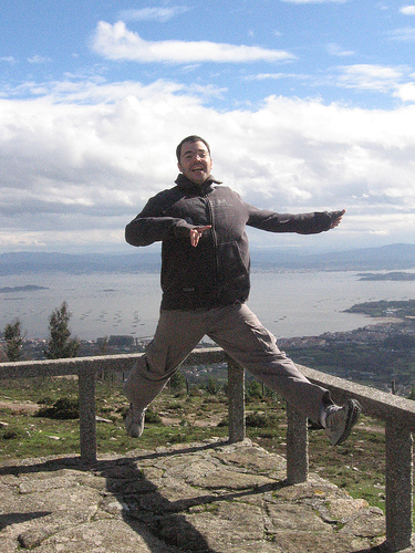 Imaxe de persoa saltando