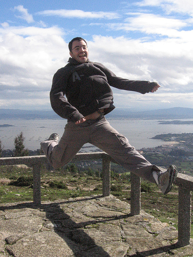 Imaxe de persoa saltando (2)