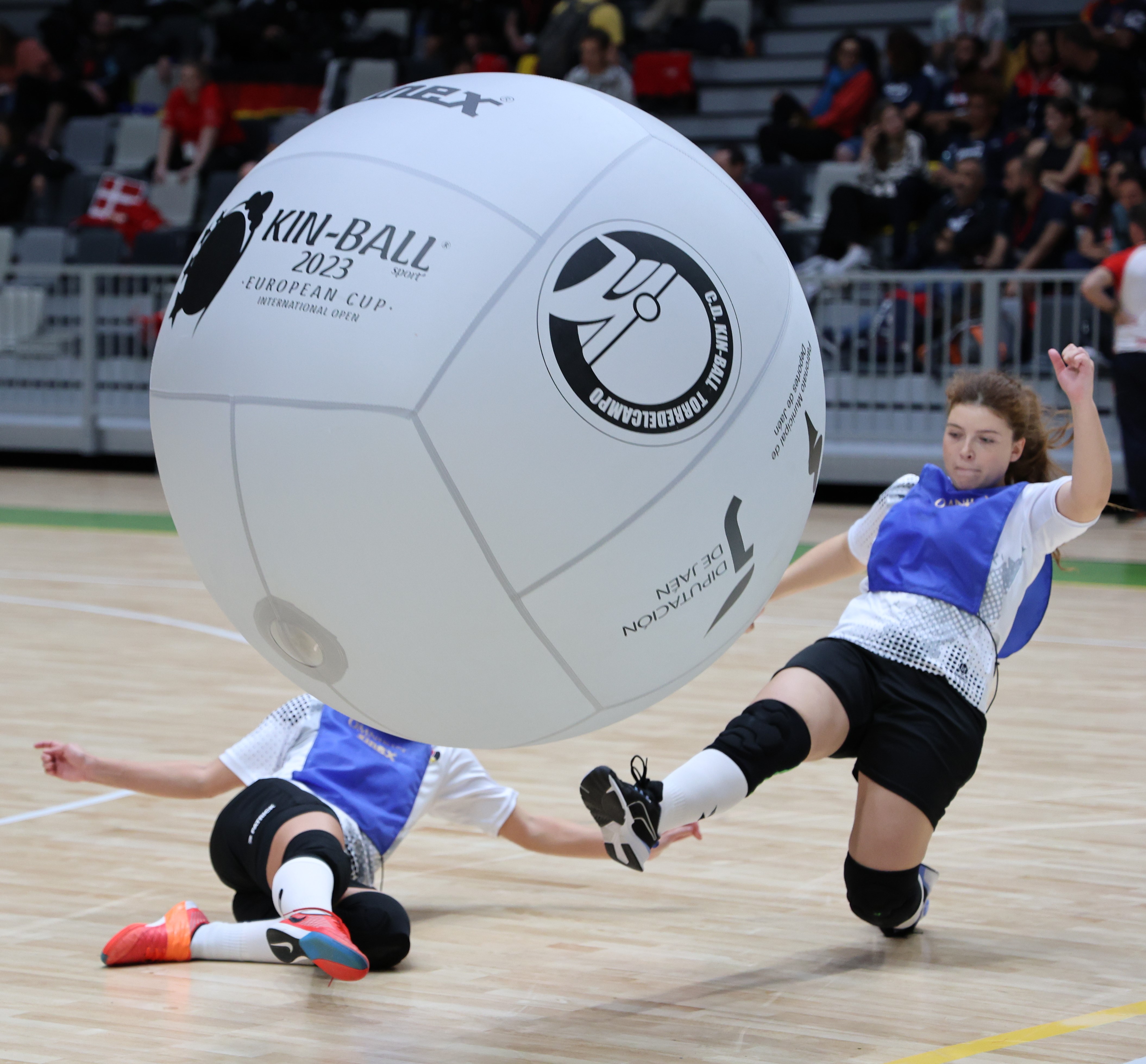 Xogadoras nun partido de Kin-Ball®