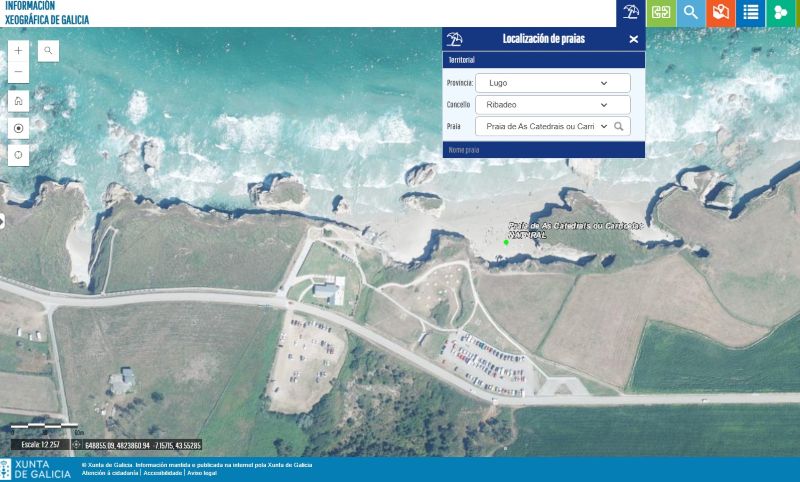 Captura de pantalla del visor básico de mapas de la Xunta con la búsqueda playa de As Catedrais
