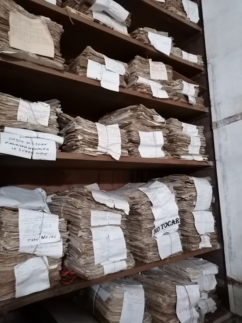 archivo documentos La imagen muestra un archivo antiguo de documentos