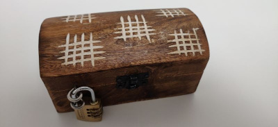 caja misteriosa Imagen que muestra una caja misteriosa cerrada