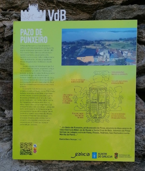 Panel del pazo de Punxeiro con descripción del escudo