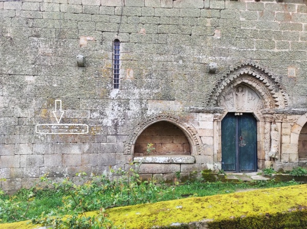 Vara de medir marcada en la Iglesia de Monterrei