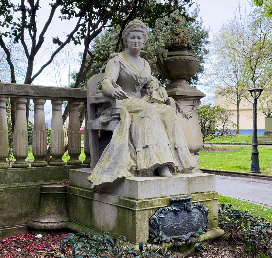 Monumento a Emilia  Pardo Bazán