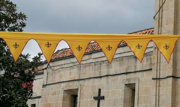 Banderines con forma triangular Feria Medieval Monforte