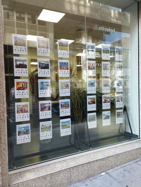 Escaparate inmobiliaria (cREAgal) Escaparate unmobiliaria