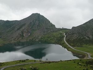 Lago de la cima de Covadonga (cREAgal) Lago en la cima de Covadonga
