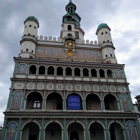 Edificio del ayuntamiento de Poznan en Polonia