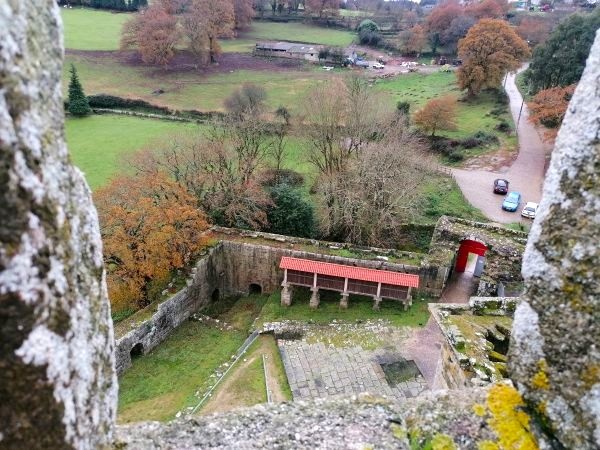 Zona de entrada del Castillo de Pambre