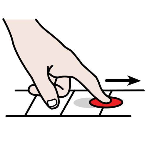 Mano moviendo una ficha siguiendo una flecha