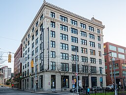 Fachada do museo de Andy Warhol