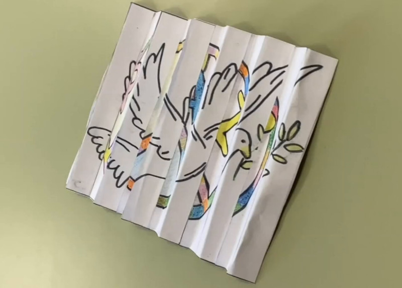 Agamógrafo (cREAgal) Fotografía do agamógrafo co debuxo da pomba da paz