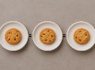Imaxe de tres galletas iguais en idénticas condicións