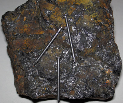 Mostra do magnetismo da magnetita