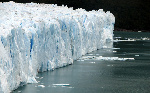 Glaciar Perito Moreno avanzando sobre o Lago Argentino