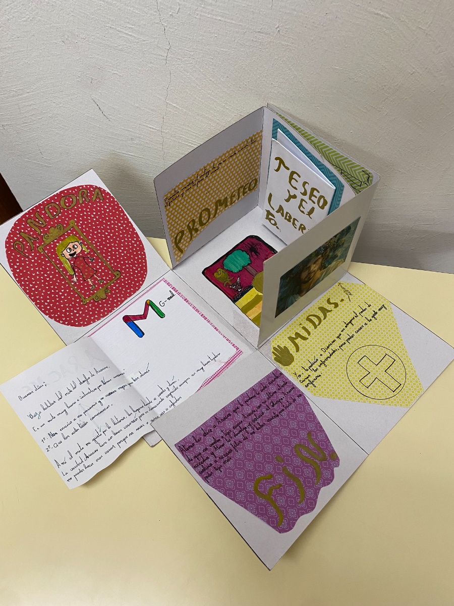 Caja mágica detalles 2 Fotografía en la que se pueden ver detalles de una caja mágica