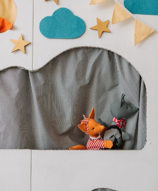 Caperucita y el lobo en marionetas