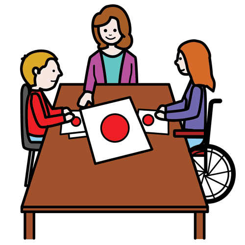 Grupo de chicos diversos sentados en una mesa