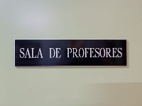 Cartel de una sala de profesores