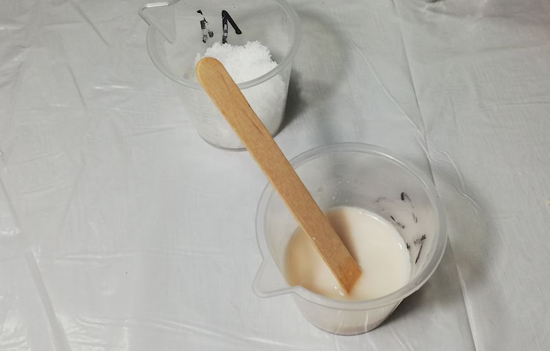 Fotografía dunha mestura de lévedo en auga