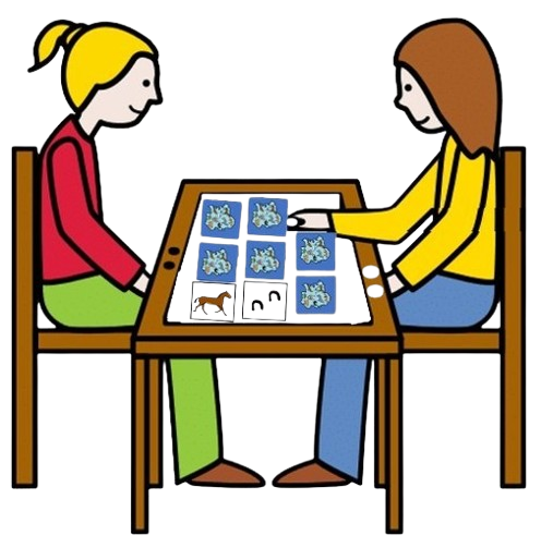 Dúas nenas xogando a un xogo de parellas