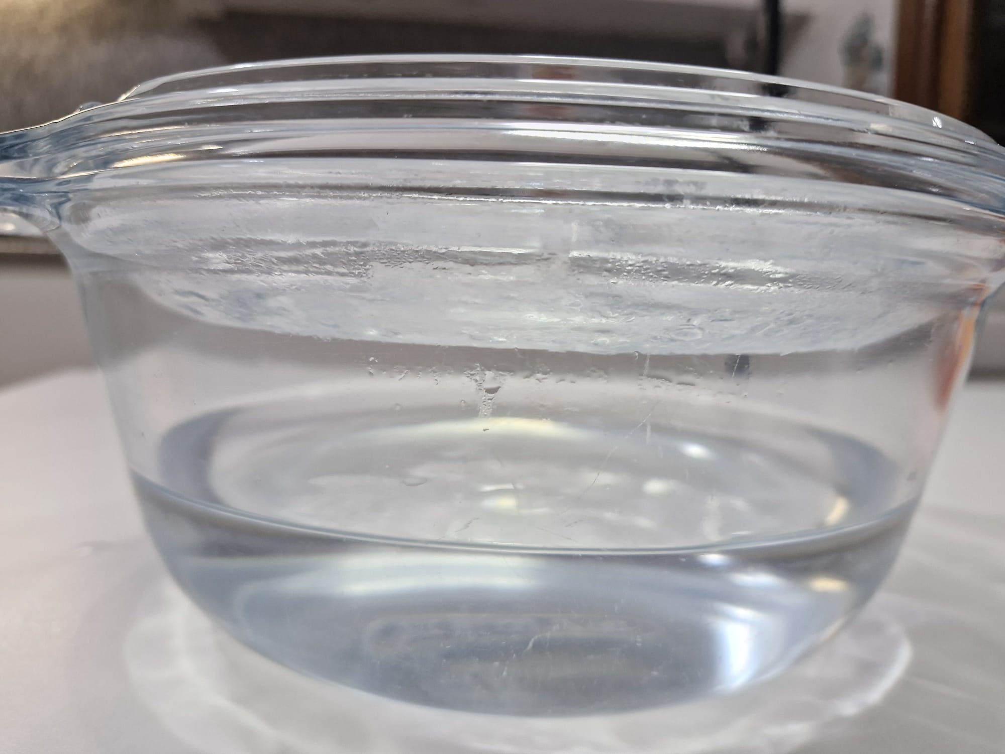 imaxe dun recipiente con auga