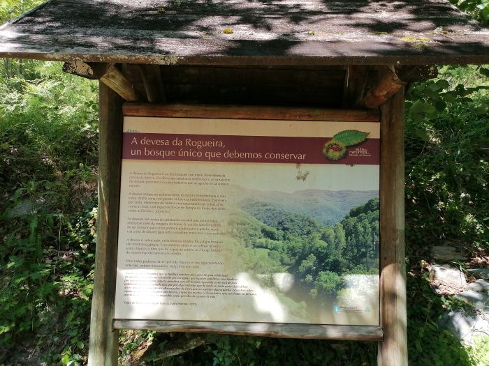 Cartel de A devesa da Rogueira