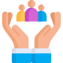 Manos envolviendo a una familia