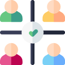 Cuatro personas con un tick verde en común