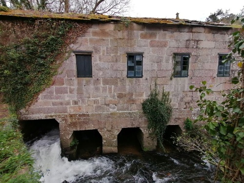 Molino en el río Neira