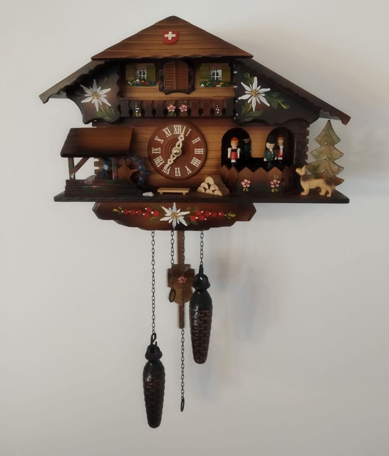 Reloj de cuco suizo