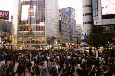 Shibuya, Tokio, é un exemplo claro dunha gran concentración de poboación