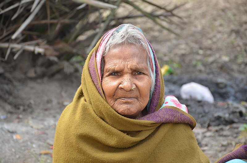 Fotografía dunha anciá