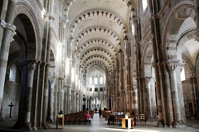 Fotografía dunha nave central