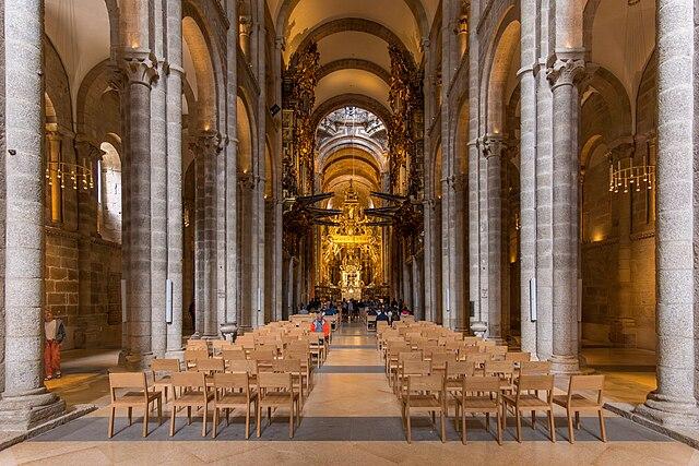 Fotografía da Vista xeral da nave principal da catedral de Santiago