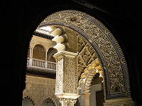 Tipoloxía de arcos empregados nos Reais Alcázares