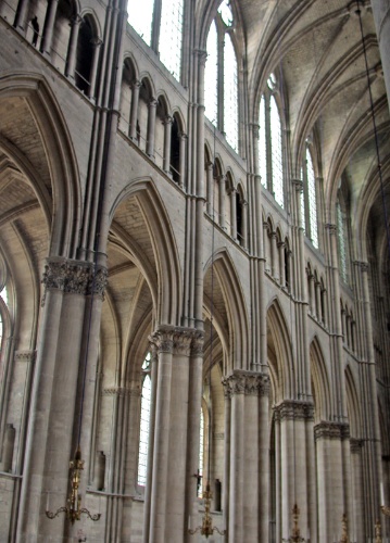 Fotografía do Interior da catedral de Notre Dame de Reims, Francia