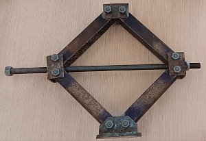 Fotografía de gato elevador con manivela