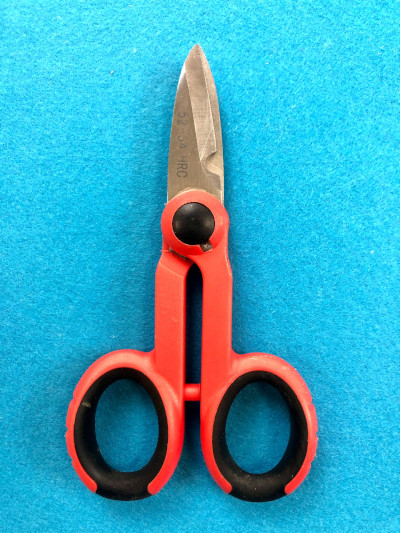 Tijera de electricista