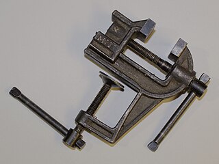 Fotografía de un tornillo de banco