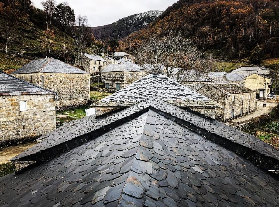 Tellados de lousa en Ancares